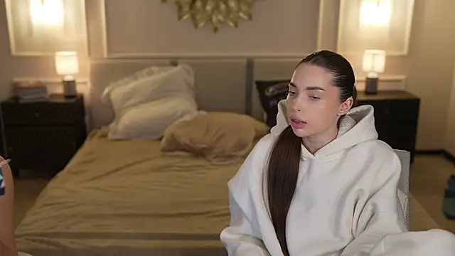 Jasmine Flow online show from November 2025 08:03:02 AM