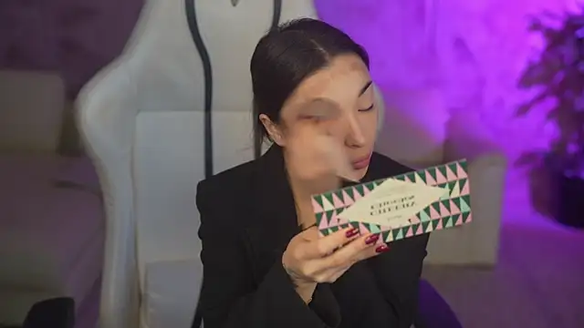 Jasmine Flow online show from November 2025 08:18:02 AM