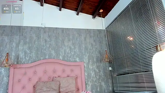 naomidibello online show from April 2026 12:32:02 PM