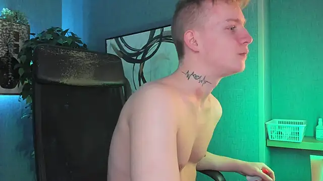 Snapshot of AlexxSweet chatting on November 2025 07:01:02 AM AlexxSweet online show from November 2025 07:01:02 AM