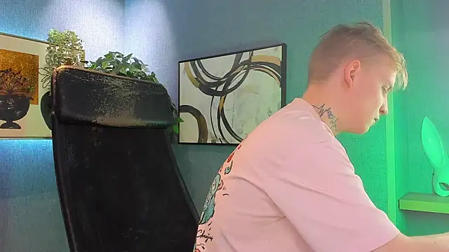 Snapshot of AlexxSweet chatting on November 2025 06:51:02 AM AlexxSweet online show from November 2025 06:51:02 AM