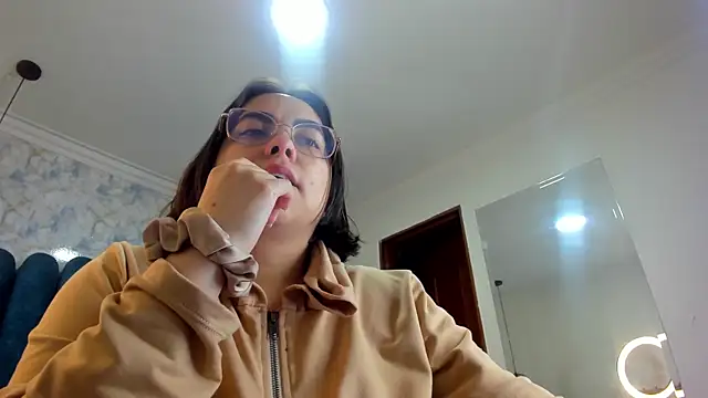 nalalye cruzz  online show from April 2026 02:50:02 AM