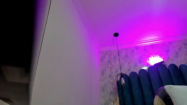 nalalye cruzz  online show from April 2026 02:30:01 AM