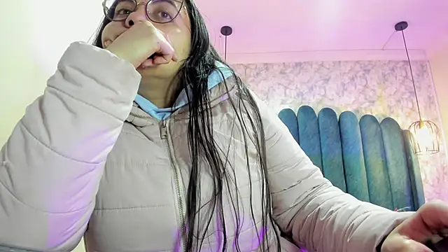 nalalye cruzz  online show from September 2025 02:01:02 AM