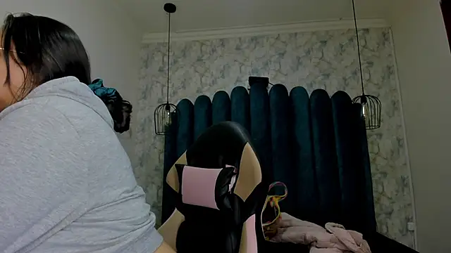 nalalye cruzz  online show from November 2025 04:16:01 AM