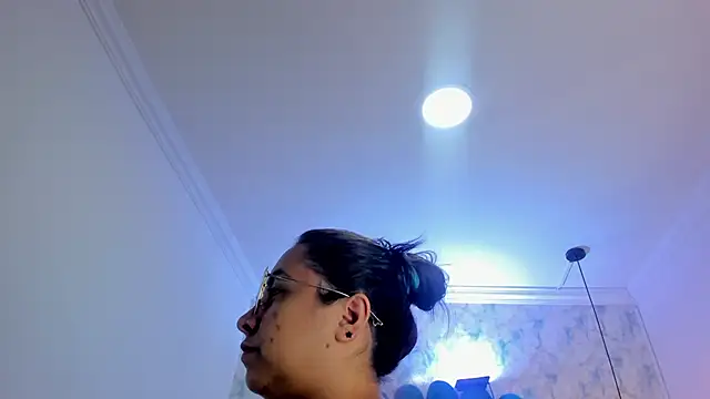 nalalye cruzz  online show from December 2025 02:46:02 AM