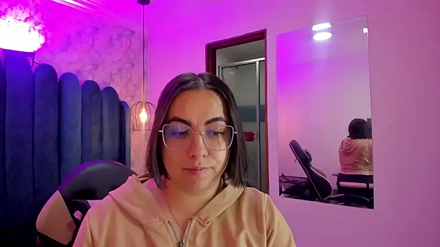 nalalye cruzz  online show from April 2026 02:24:01 AM