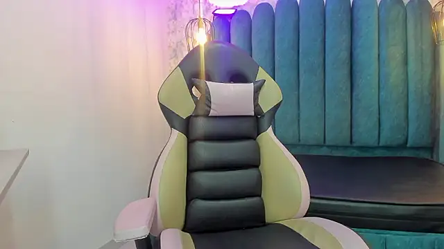 nalalye cruzz  online show from March 2026 02:26:01 AM