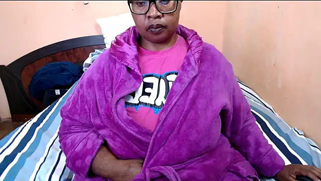 Snapshot of ZOQULUx chatting on June 2026 07:53:02 AM ZOQULUx online show from June 2026 07:53:02 AM