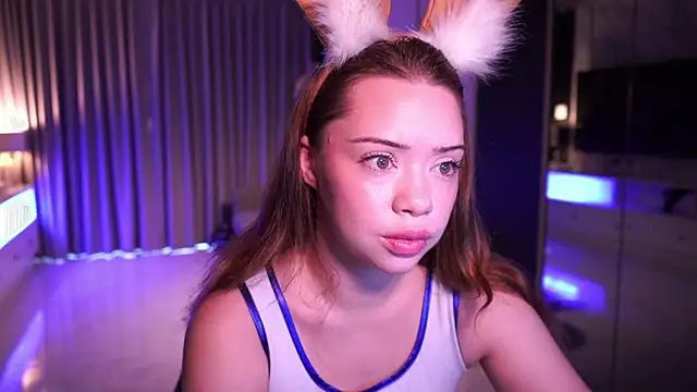 Snapshot of VixenMia chatting on September 2025 02:04:01 AM VixenMia online show from September 2025 02:04:01 AM