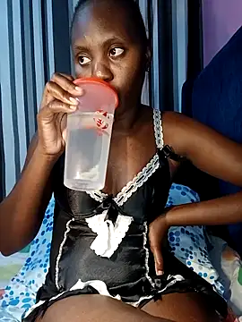 Snapshot of luxusroyce chatting on March 2025 11:56:02 PM luxusroyce online show from March 2025 11:56:02 PM