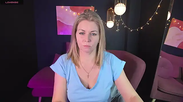 Annie Light online show from February 2025 05:52:02 AM