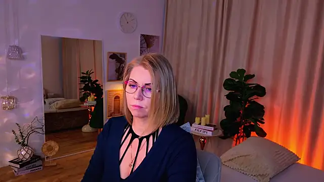 Annie Light online show from May 2026 06:39:01 AM