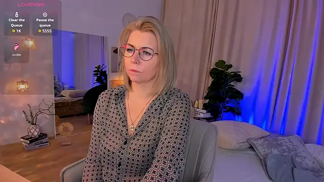 Annie Light online show from March 2026 08:26:01 AM