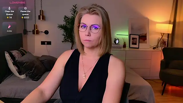 Annie Light online show from April 2026 07:22:01 AM