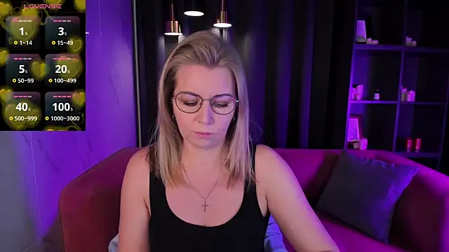 Annie Light online show from March 2025 06:04:02 AM