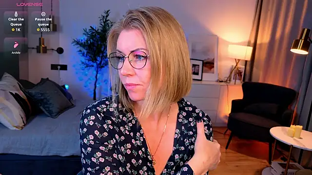 Annie Light online show from May 2026 06:55:01 AM