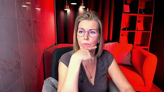 Annie Light online show from February 2026 06:20:01 AM