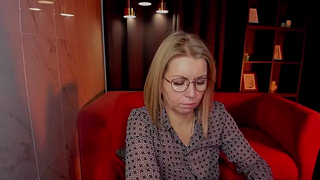 Annie Light online show from December 2025 05:53:02 AM