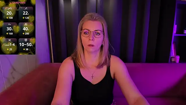 Annie Light online show from March 2025 09:07:02 AM