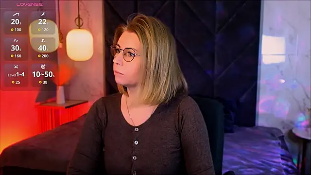 Annie Light online show from January 2026 08:18:01 AM