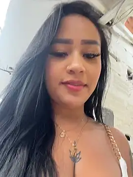 Luisa Fernandaa online show from May 2026 10:20:01 PM