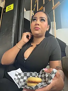 Luisa Fernandaa online show from March 2026 06:56:01 PM