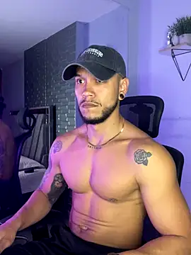 ARON TAYLER01 online show from September 2025 10:25:01 AM