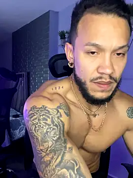 ARON TAYLER01 online show from November 2025 10:30:02 AM