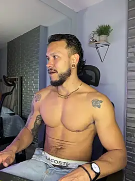 ARON TAYLER01 online show from December 2025 10:25:01 AM