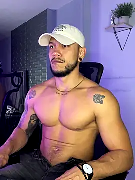 ARON TAYLER01 online show from September 2025 10:32:02 AM