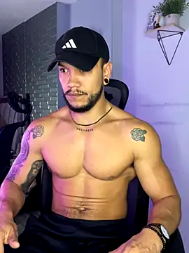 ARON TAYLER01 online show from October 2025 10:25:02 AM