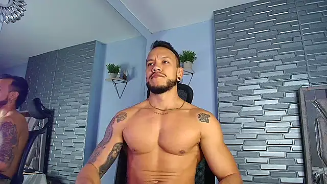 ARON TAYLER01 online show from February 2026 10:31:02 AM