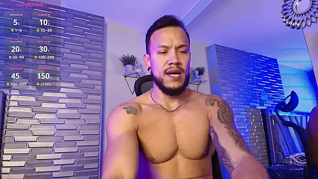 ARON TAYLER01 online show from March 2026 10:17:01 AM