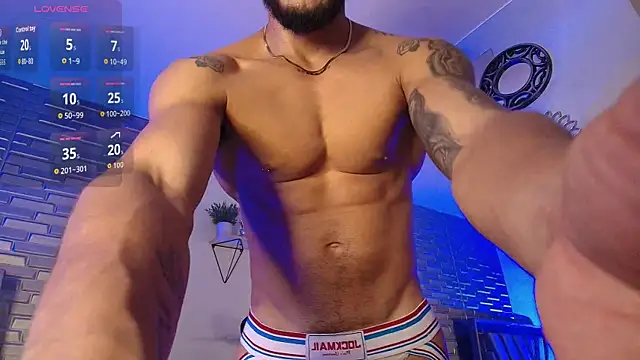 Snapshot of ARON_TAYLER01 chatting on July 2026 10:33:02 AM ARON TAYLER01 online show from July 2026 10:33:02 AM