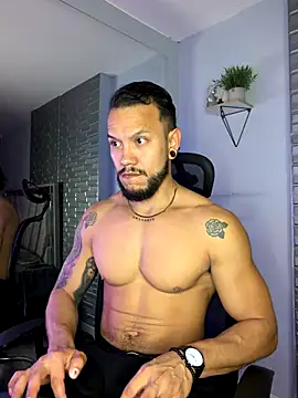 ARON TAYLER01 online show from December 2025 10:29:02 AM