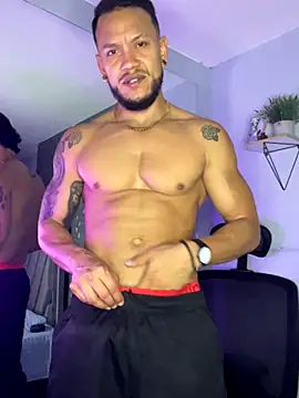 ARON TAYLER01 online show from October 2025 10:45:02 AM