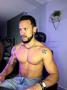 ARON TAYLER01 online show from November 2025 10:27:02 AM