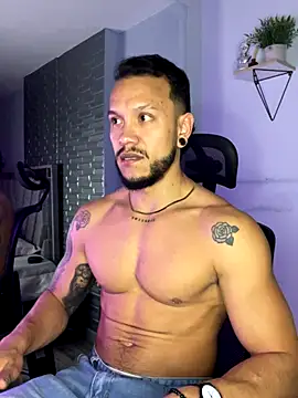 ARON TAYLER01 online show from November 2025 10:40:02 AM