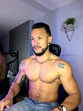 ARON TAYLER01 online show from December 2025 10:25:02 AM