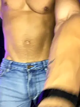 ARON TAYLER01 online show from November 2025 10:30:01 AM