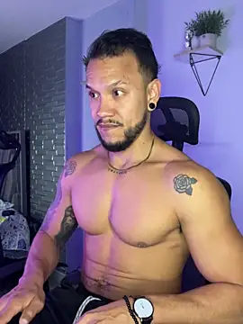 ARON TAYLER01 online show from October 2025 10:34:02 AM