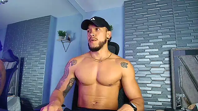 ARON TAYLER01 online show from February 2026 10:22:02 AM