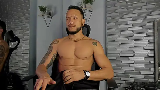 ARON TAYLER01 online show from January 2026 10:29:02 AM