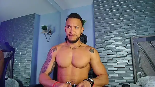 ARON TAYLER01 online show from February 2026 10:26:01 AM