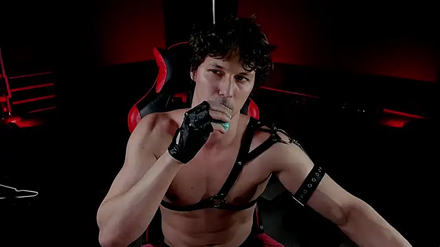 dirty-boss online show from May 2026 08:22:01 PM