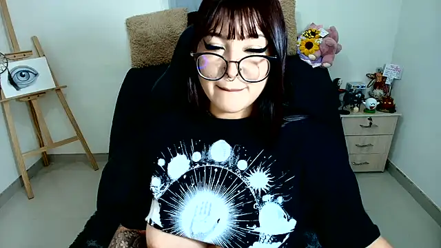 Snapshot of SweetIsabella_x chatting on June 2026 05:12:01 AM SweetIsabella x online show from June 2026 05:12:01 AM