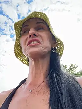 MilffantasyX online show from June 2026 06:00:01 AM