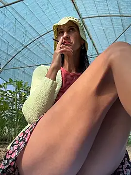 MilffantasyX online show from June 2026 06:57:01 AM