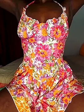 NicRaisaa online show from October 2025 03:54:02 AM